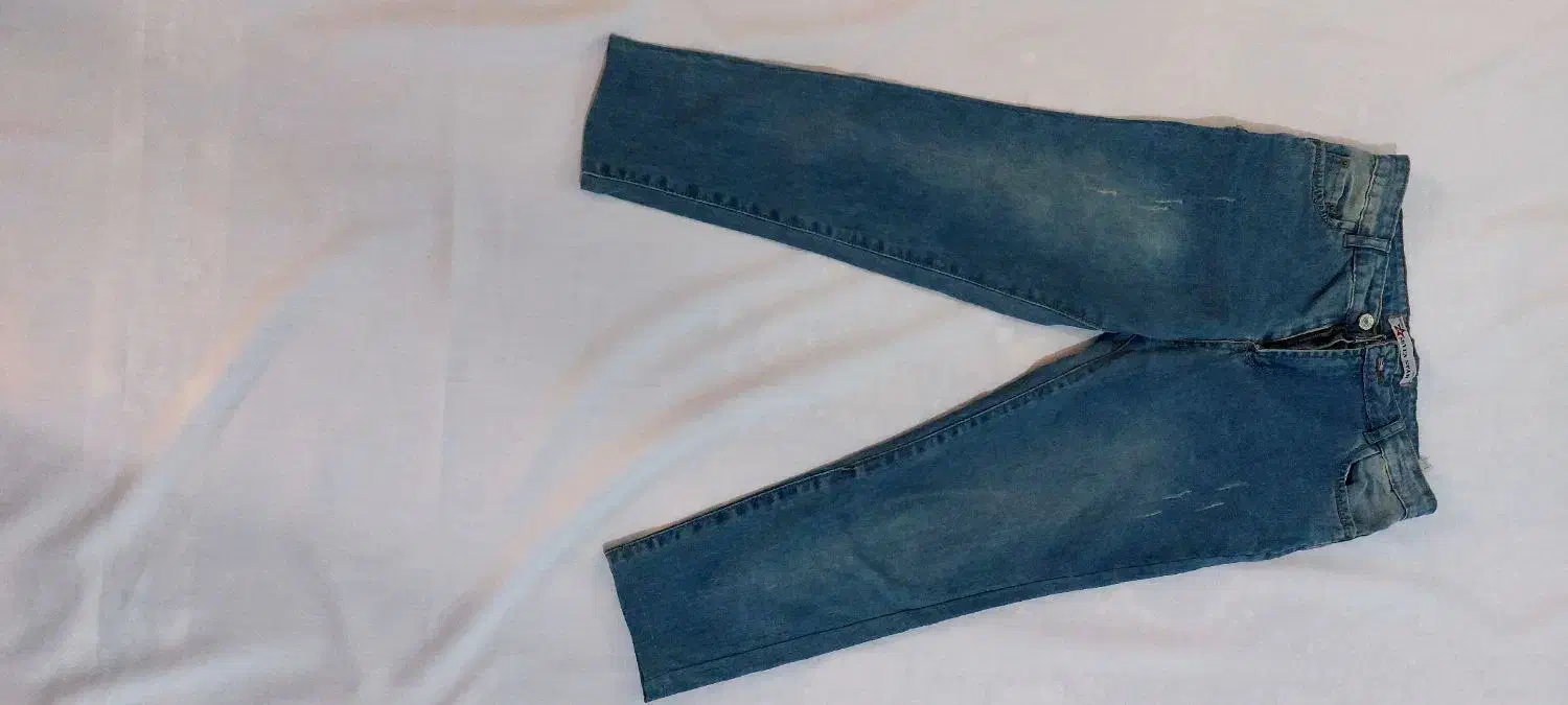 شلوار لی نو نو|لباس|قدس, شهر‌قدس|دیوار