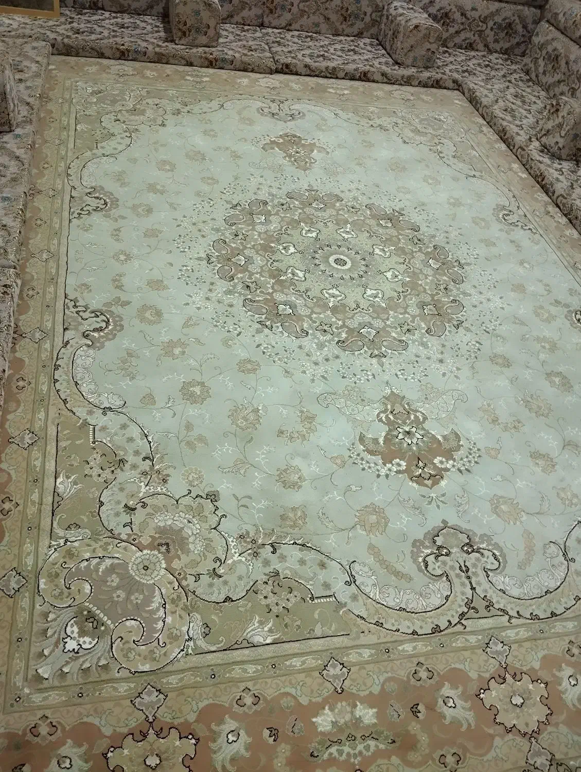 قالی|فرش|اهواز, گلستان|دیوار