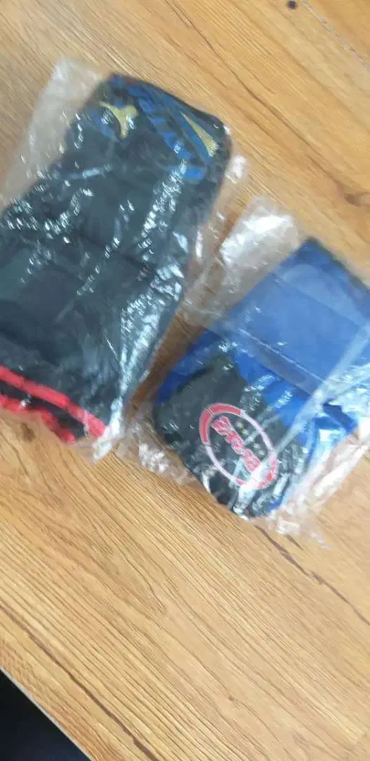 دستکش بوکس اماده|تجهیزات ورزشی|شبستر, |دیوار