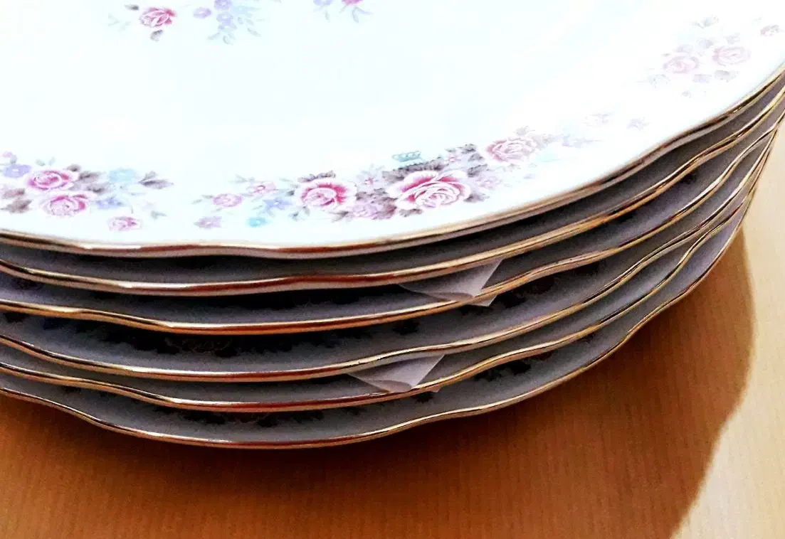 سرویس چینی پُرگل قدمتدار|ظروف سرو و پذیرایی|رشت, حاجی آباد|دیوار