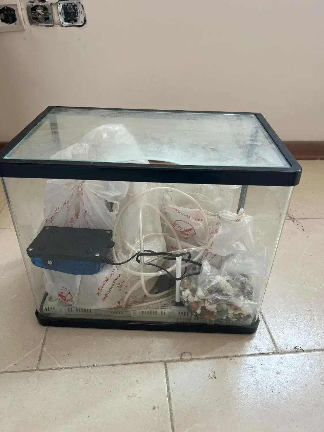 آکواریوم سالم و نو به همواره لوازم دیگه|لباس|اصفهان, محمودیه|دیوار