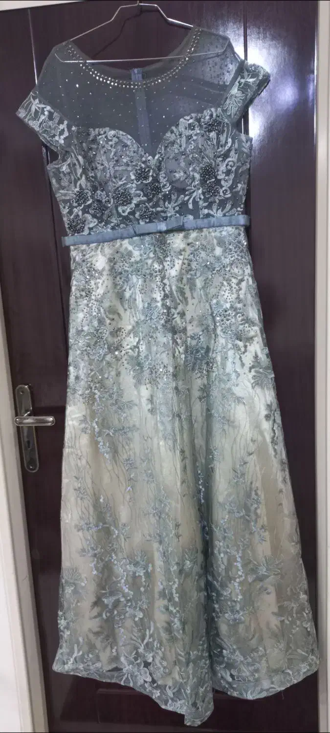 لباس مجلسی|لباس|بهارستان, |دیوار