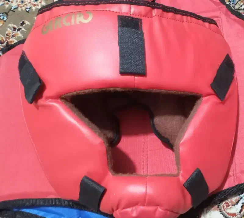 کلاه ووشو|تجهیزات ورزشی|هشتگرد, شهرک آپادانا|دیوار