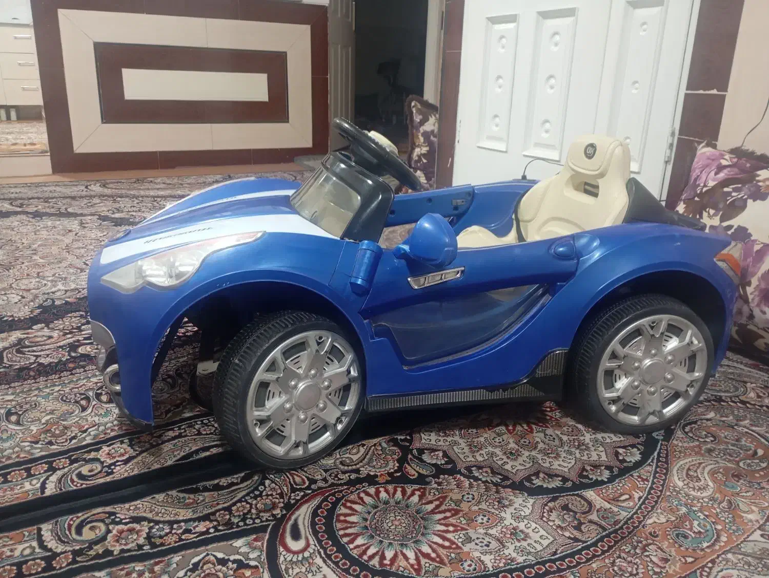 ماشین شارژی دو موتوره|اسباببازی|ملایر, |دیوار