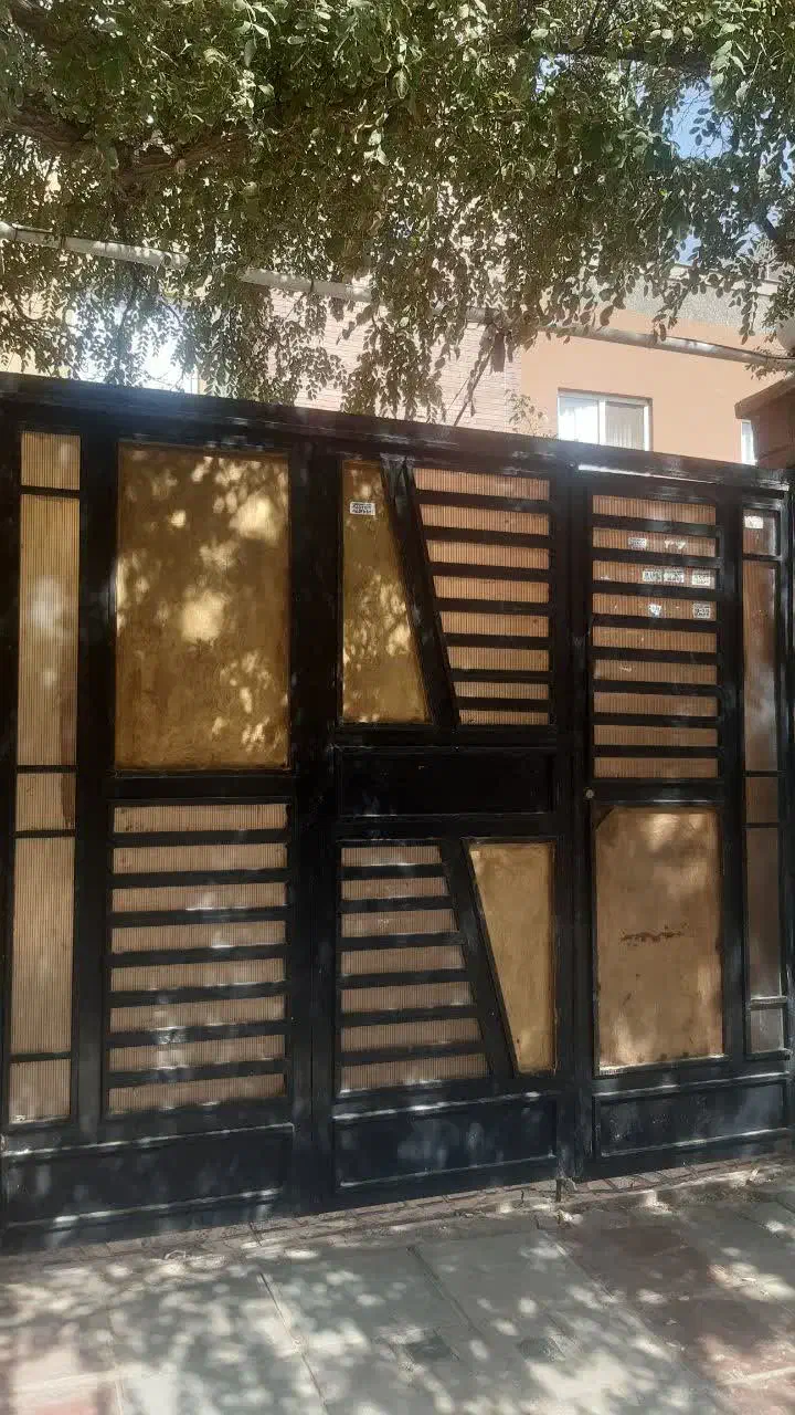 درب حیاط ۲۶۵×۲۳۱|مصالح و تجهیزات ساختمان|مشهد, شهرک مهرگان|دیوار