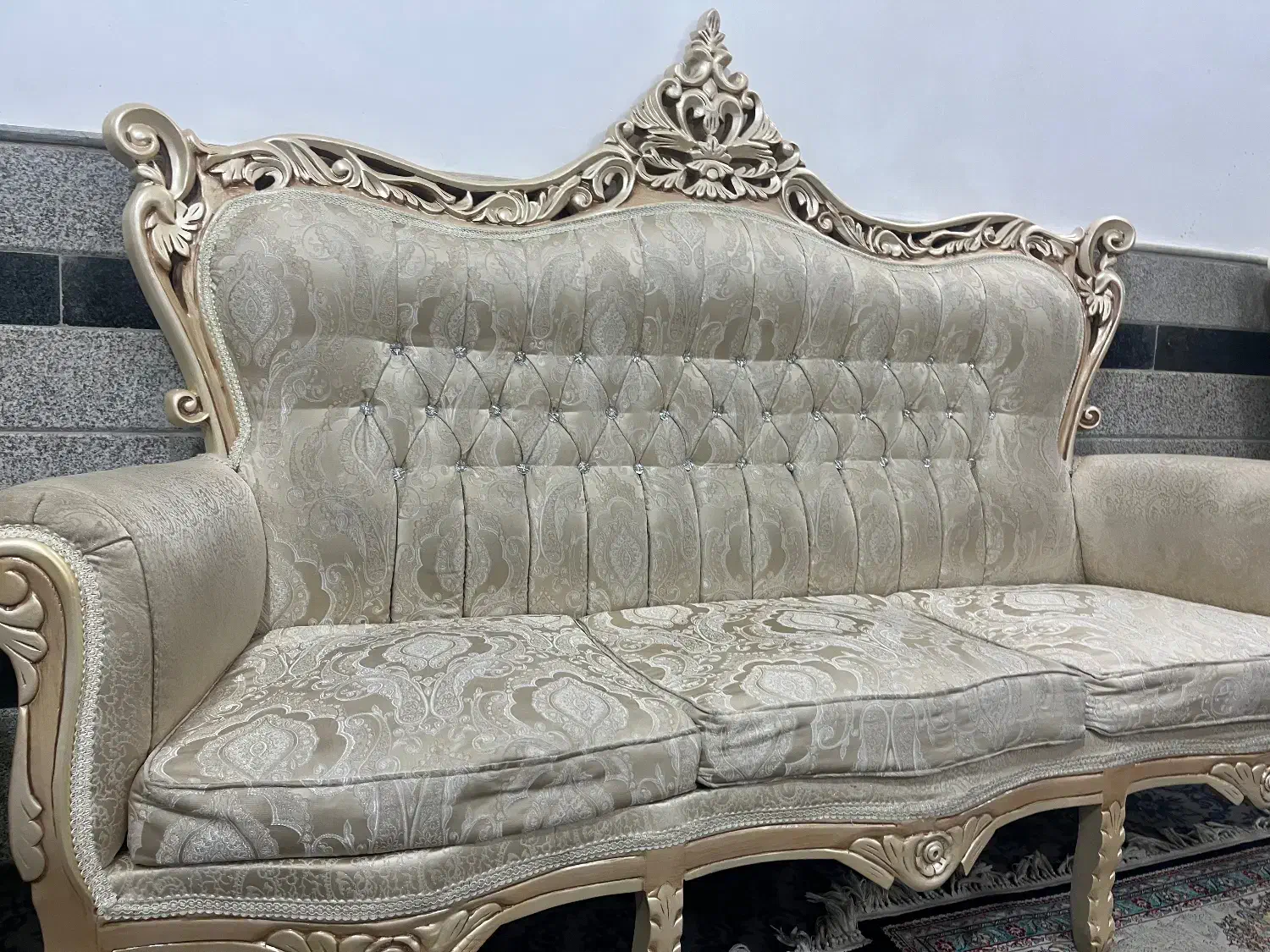 مبل سلطنتی 9 نفره تمیز|مبلمان خانگی و میز عسلی|قم, شهدا|دیوار