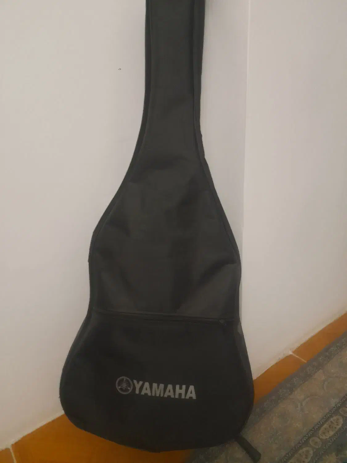 گیتار پیکاپ دار وی کات|گیتار، بیس، امپلیفایر|آستارا, |دیوار