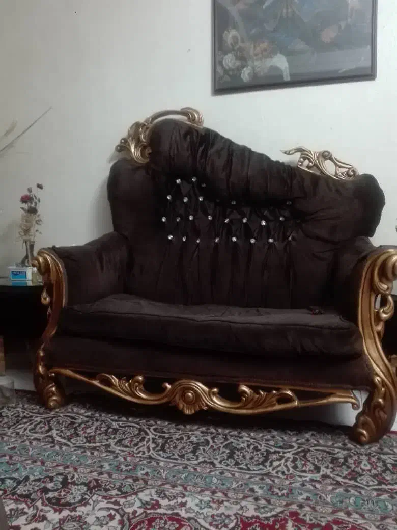 مبل|مبلمان خانگی و میز عسلی|اندیشه, اندیشه فاز ۱|دیوار