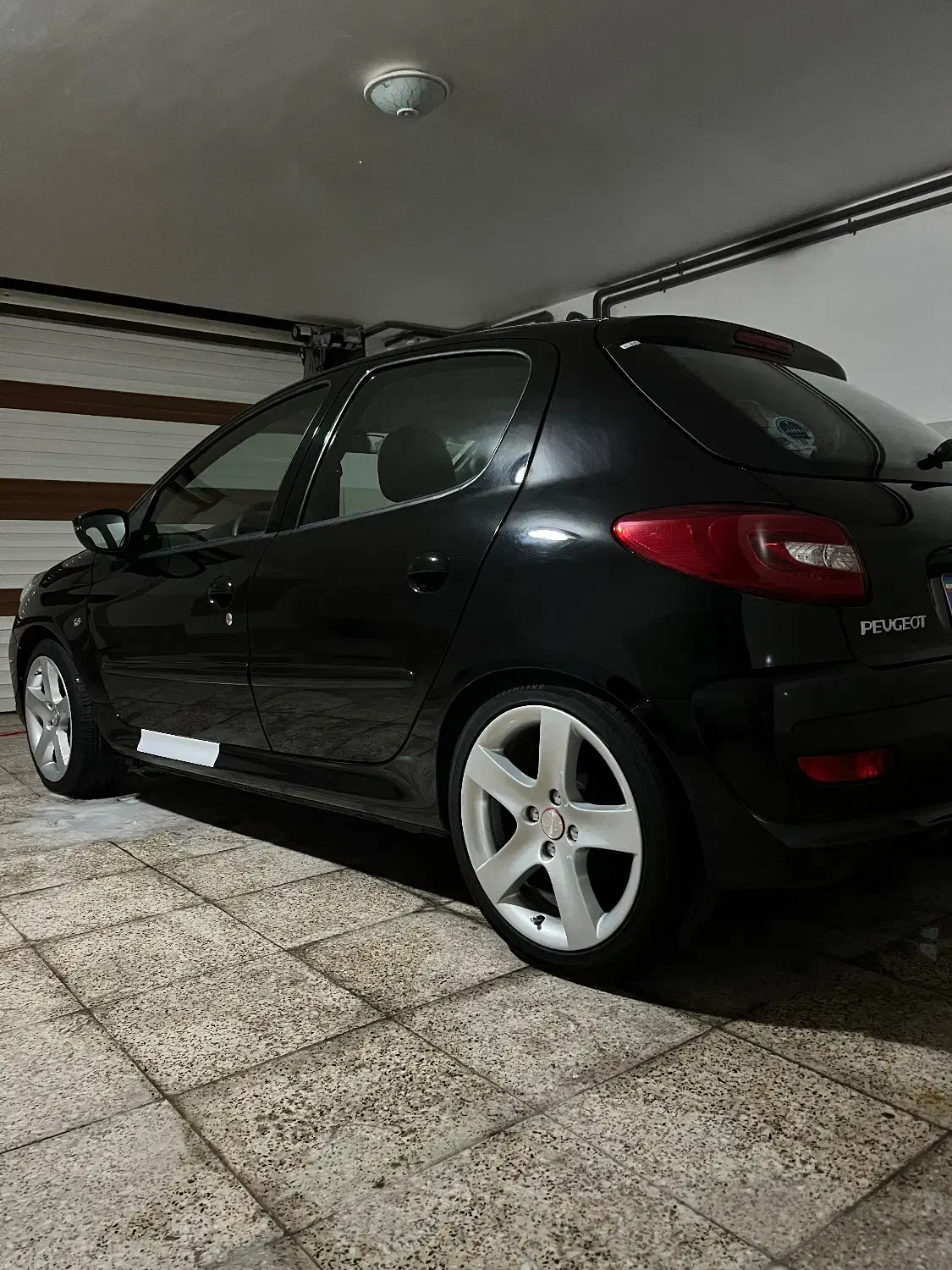 ۲۰۷ سقففلز|خودرو سواری و وانت|اراک, |دیوار