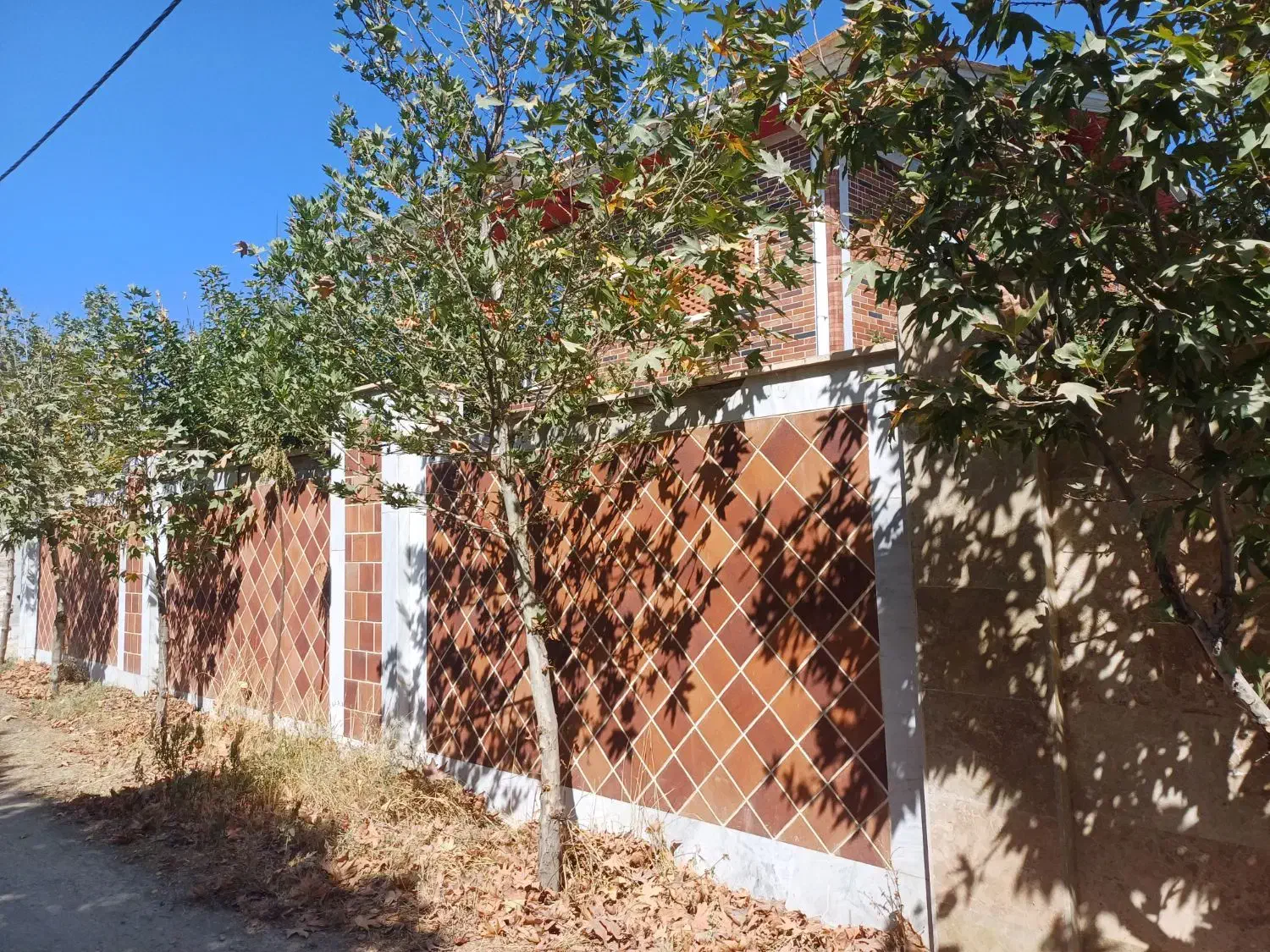 زمین باغی با تمام متراژ و انواع باغ فنس و دیوار|فروش خانه و ویلا|کرمانشاه, |دیوار