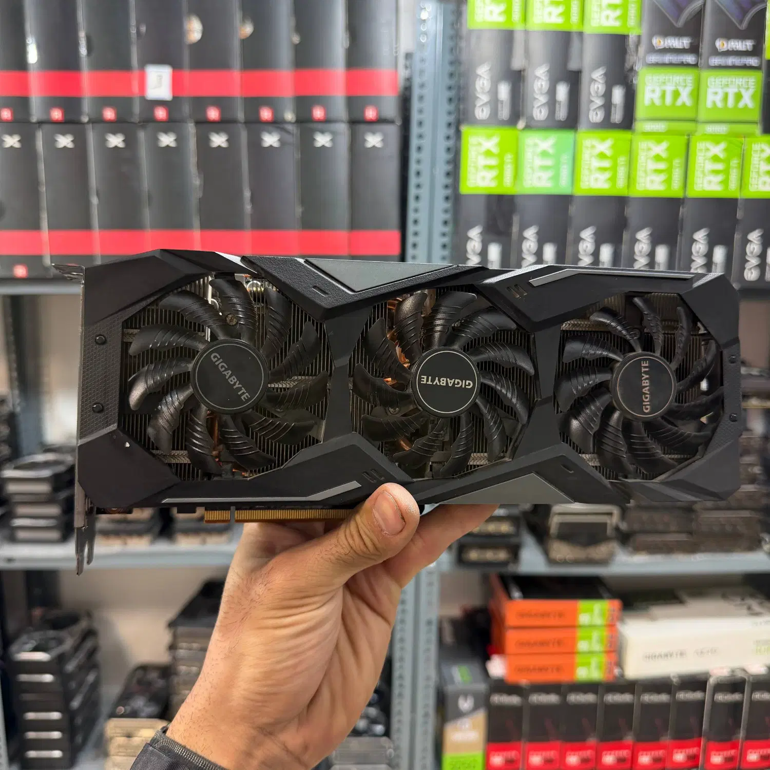 کارت گرافیک Gigabyte RX 5700 XT Gaming OC 8GB|قطعات و لوازم جانبی رایانه|تهران, شهرک کوهسار|دیوار
