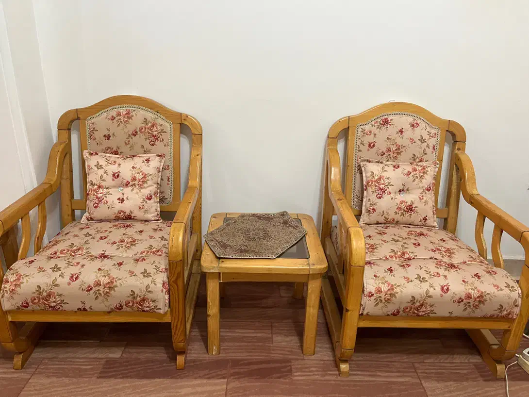 مبل ۸ نفره با چوب نراد|مبلمان خانگی و میز عسلی|لاهیجان, کوی آزادگان|دیوار