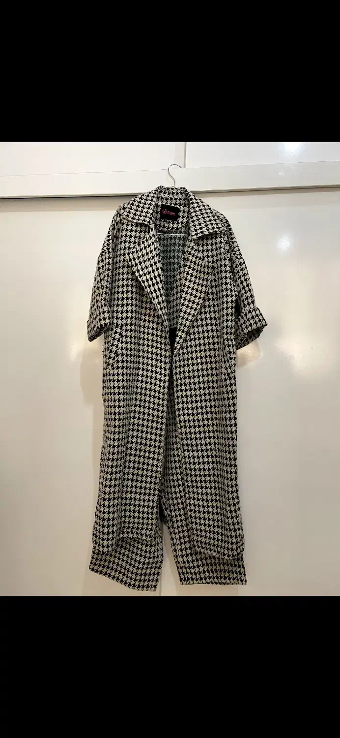 تعدادی لباس پاییزی|لباس|فردیس, فردیس|دیوار