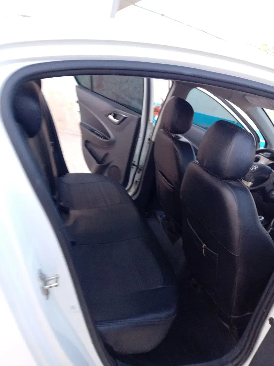 برلیانس رنگ سفید بدون رنگ و ضربه همه فابریک|خودرو سواری و وانت|بهشهر, |دیوار