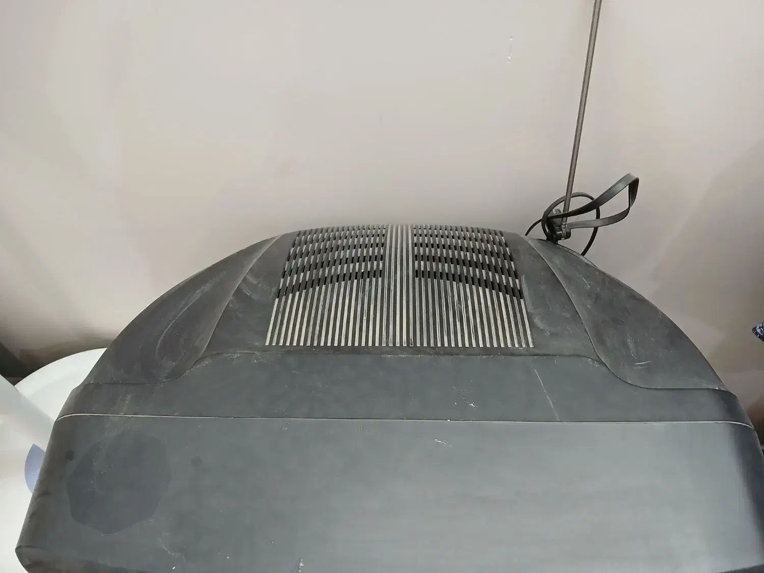 تلویزیون قدیمی|تلویزیون و پروژکتور|مشهد, پروین اعتصامی|دیوار