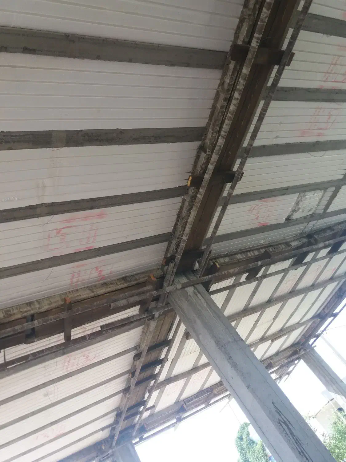 آرماتوربندی قالب بندی شناژبندی سقف تیرچه اسکلت بتن|خدمات پیشه و مهارت|شوشتر, |دیوار