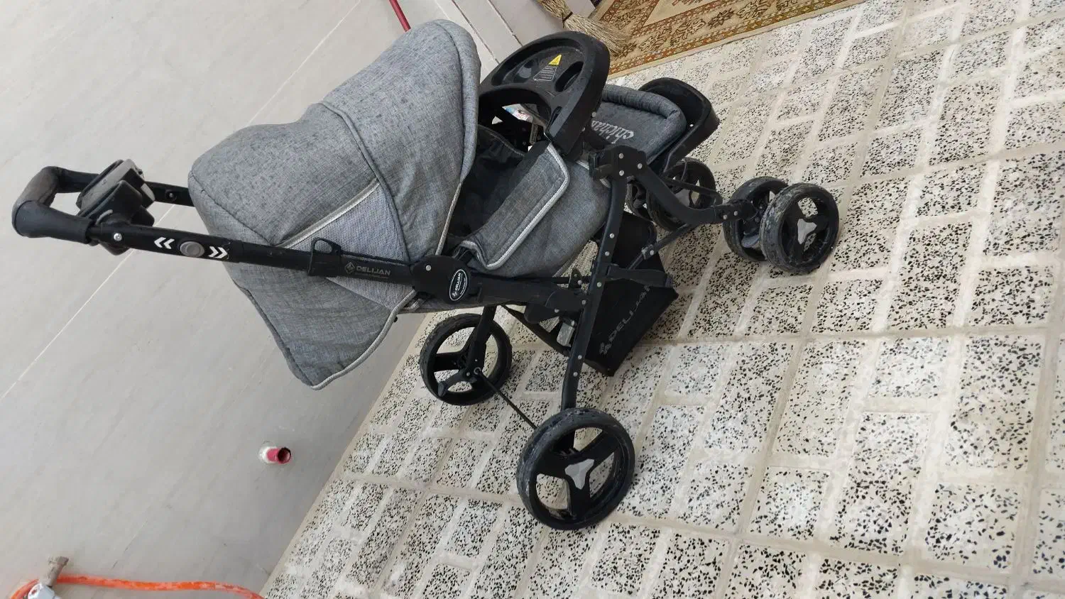 کالسکه دلیجان سالم و تمیز|کالسکه و لوازم جانبی|رباط‌کریم, کیکاور|دیوار