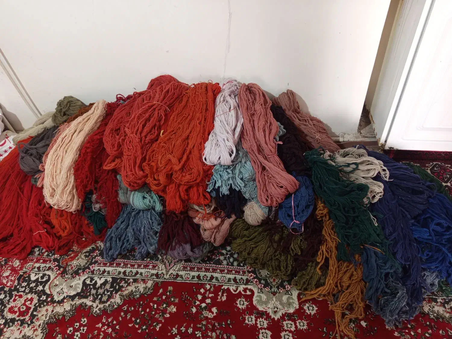 نخ قالی هریس ۲۰ کیلو|لوازم خیاطی و بافتنی|تبریز, |دیوار