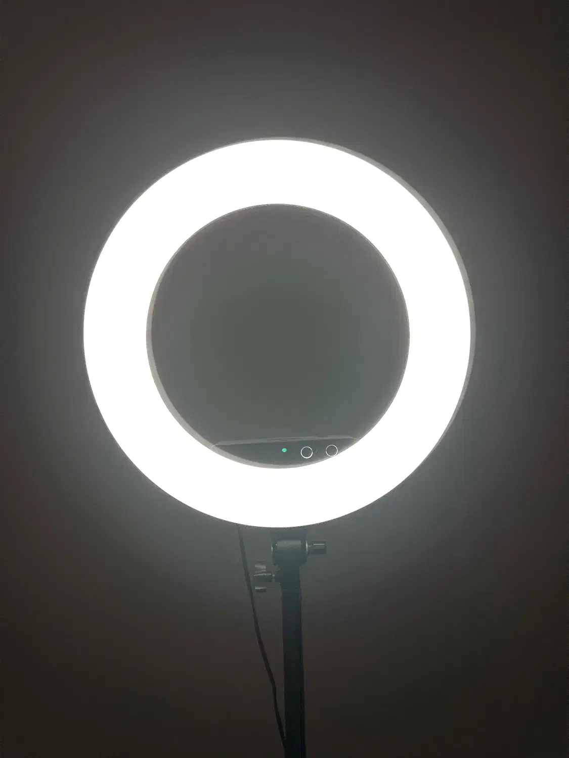 رینگ لایت|دوربین عکاسی و فیلم‌برداری|ری, فیروزآبادی|دیوار