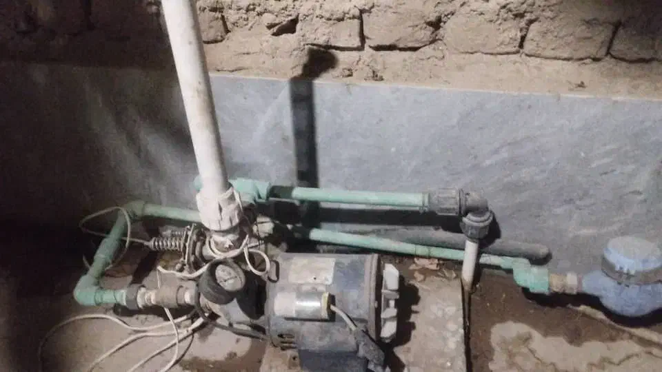 برقکار ی و لوله کشی آب وفاضلاب ساختمان|خدمات پیشه و مهارت|خاش, |دیوار