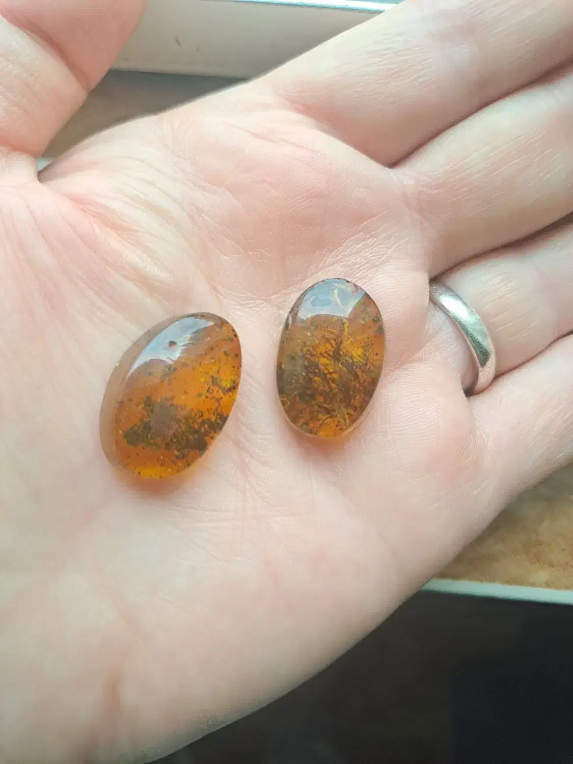 نگین کهربا|زیورآلات و اکسسوری|رشت, نظری|دیوار