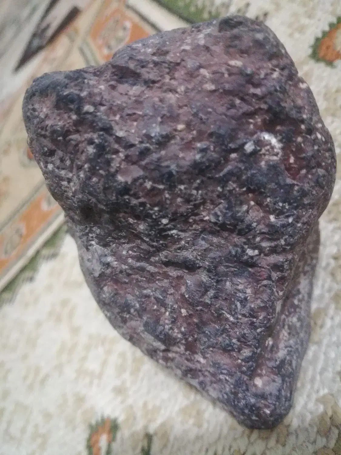 سنگ قدیمی|کلکسیون اشیاء عتیقه|هشتگرد, شهرک راه آهن|دیوار