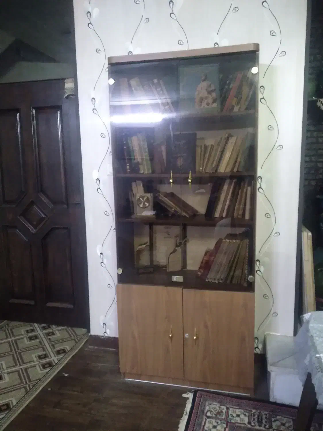 کتابخانه در حد نو|کتابخانه، شلف، قفسههای دیواری|شاهینشهر, شهرک گلدیس|دیوار