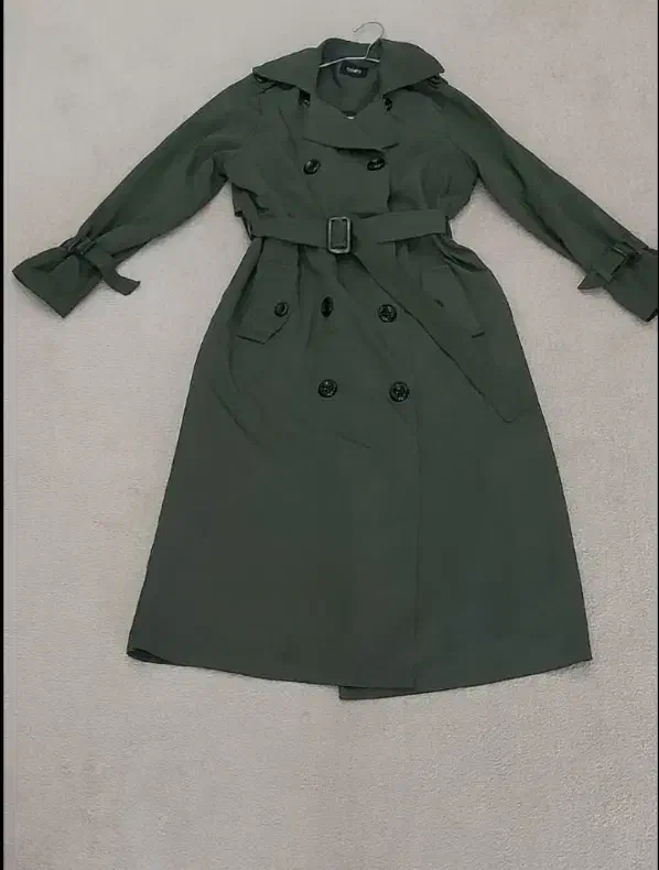 بارونی بلند|لباس|یاسوج, |دیوار