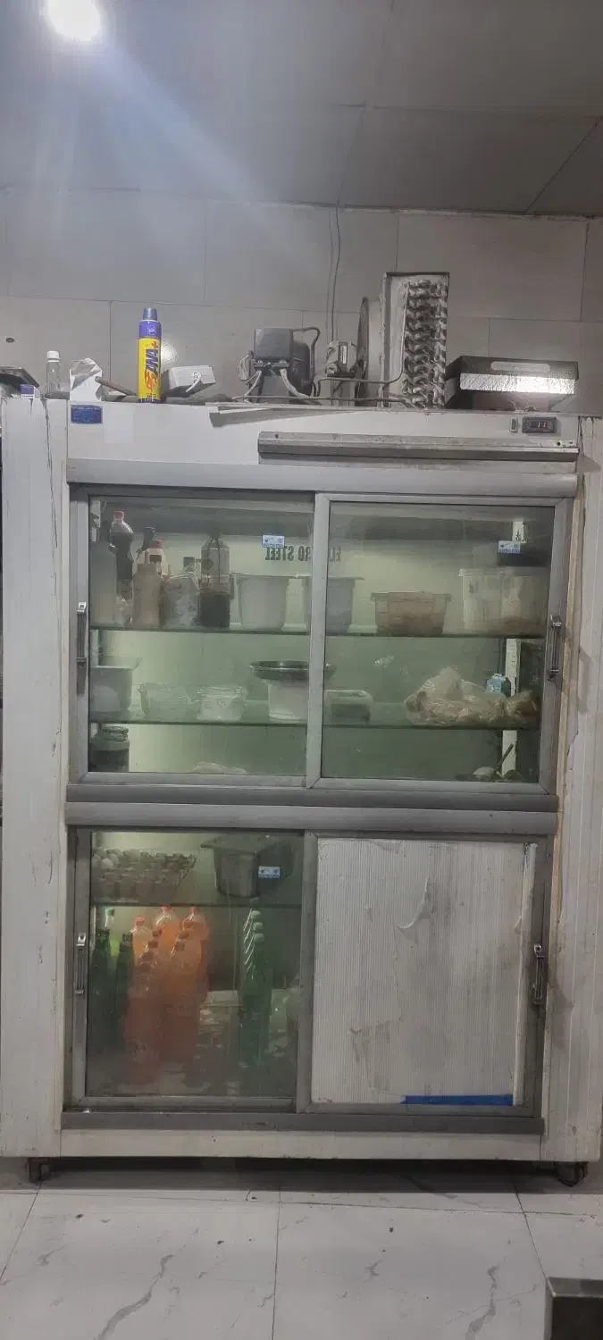 یخچال ۴ درب و تاپینگ و کباب پزو گاز شعله صنعتی|کافی‌شاپ و رستوران|مهریز, |دیوار