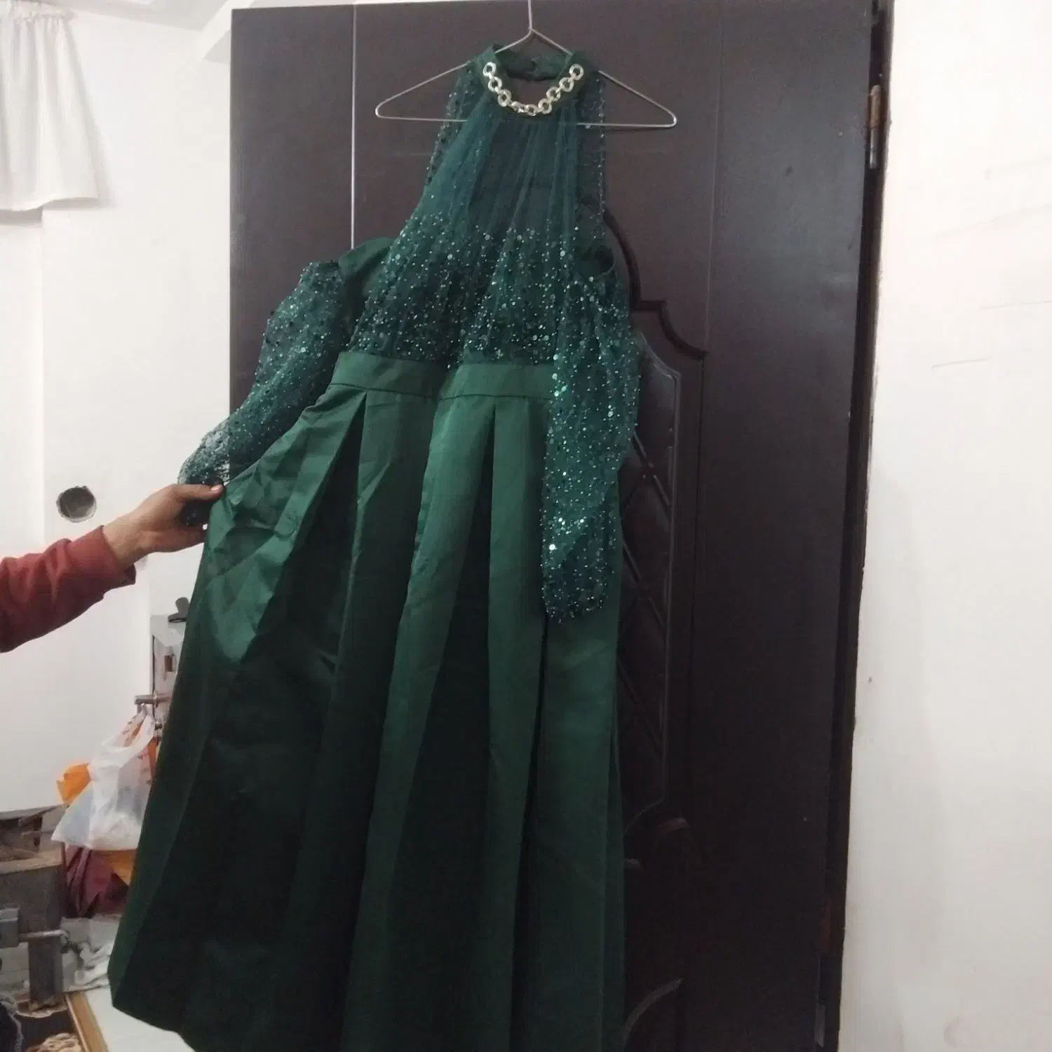 2 میلیون|لباس|دهق, |دیوار