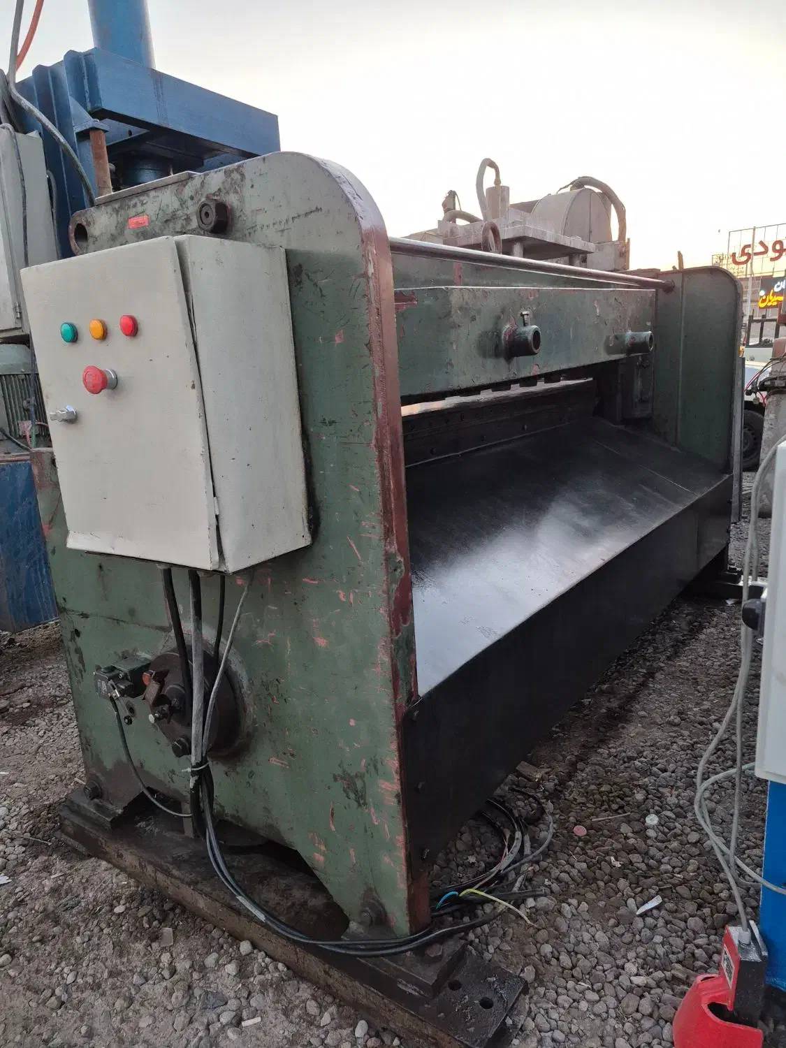 گیوتین قیچی ۲ متر ۴میل|ماشین‌آلات صنعتی|تهران, شیخ هادی|دیوار