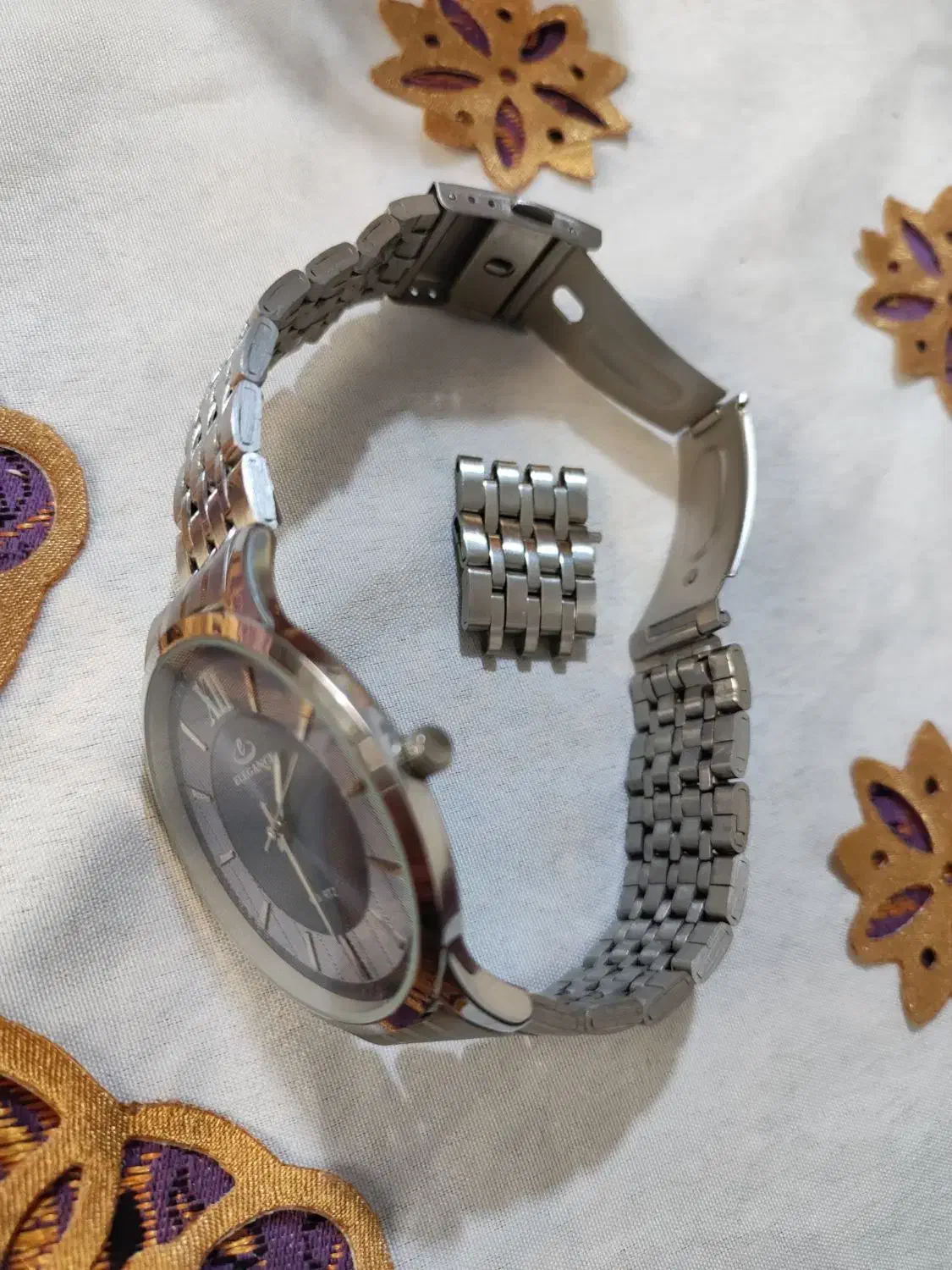 ساعت مچی با گارانتی تا ۱۴۰۵/۴/۲۵|ساعت|تهران, باشگاه نفت|دیوار