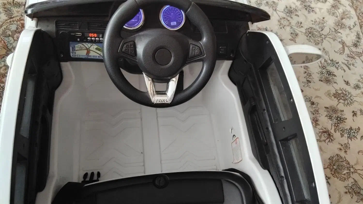 ماشین شارژی ۲ نفره|اسباب‌بازی بچه|شاهین‌شهر, شهرک میلاد|دیوار