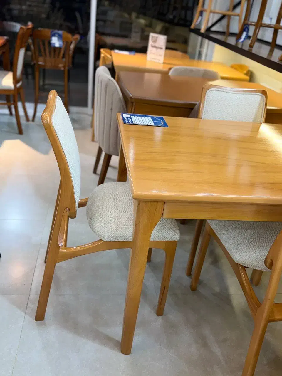 ناهار خوری پرهام|میز و صندلی غذاخوری|یزد, |دیوار