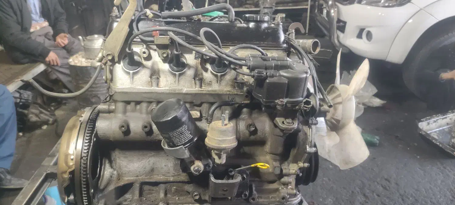 موتور هایلوکس ۹۲ 4y|قطعات یدکی و لوازم جانبی|بانه, |دیوار