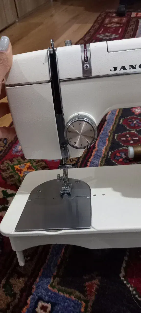 چرخ خیاطی ژانومه۸۰۲ بدنه فلزی کاملا اورجینال|چرخ خیاطی و ریسندگی|هشتگرد, شهرک پارسیان|دیوار