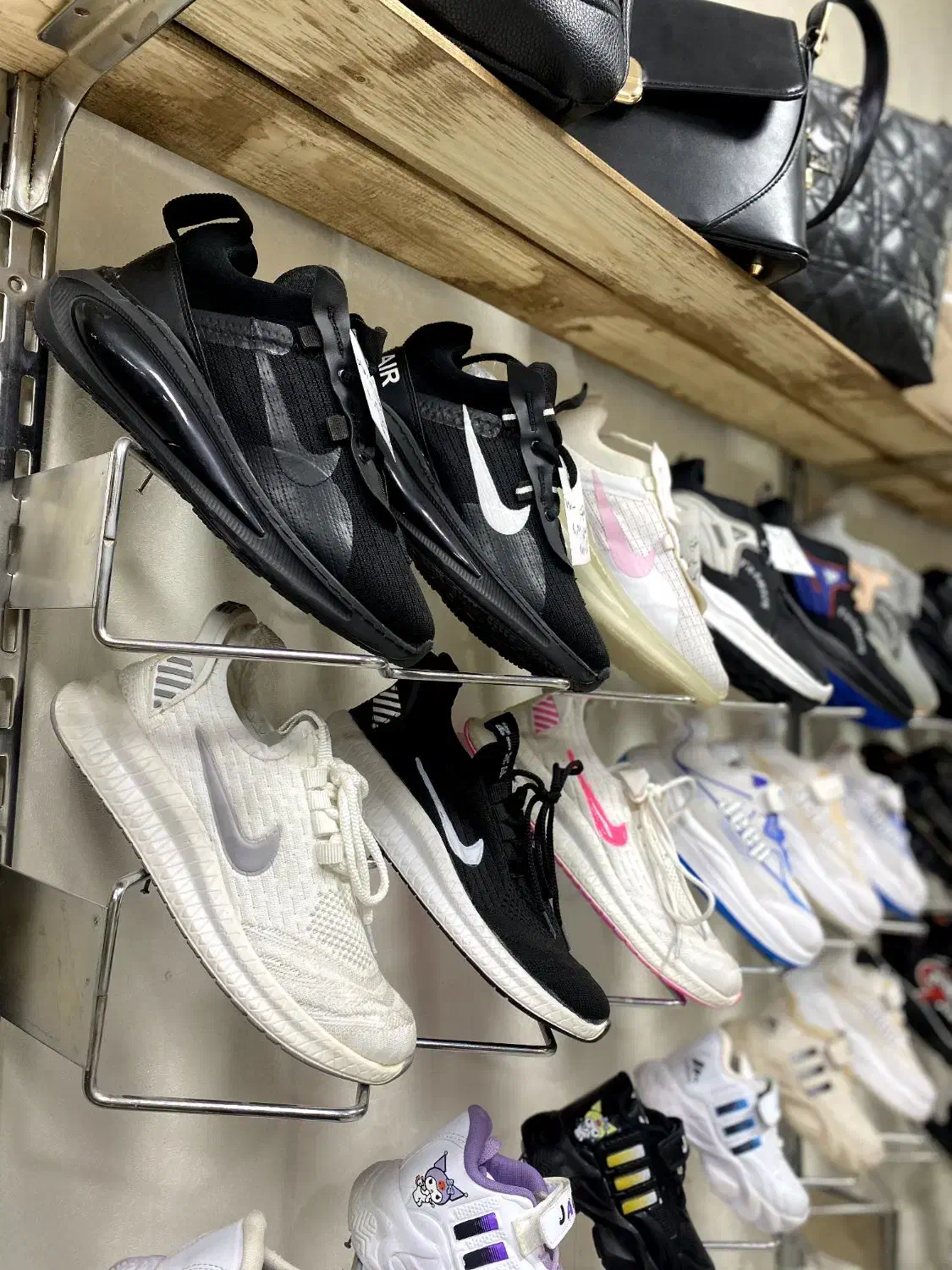 کتونی همه سایز 390 و 490|کیف، کفش، کمربند|قم, نیروگاه|دیوار