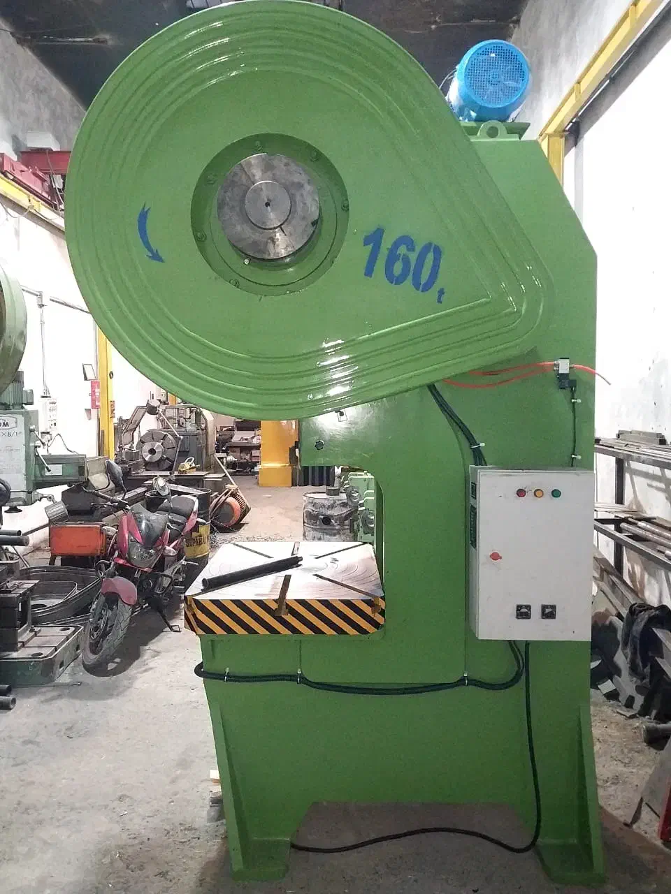 پرس ضربه ای ۱۶۰ تن رضایی (ترقی)|ماشین‌آلات صنعتی|تهران, تهرانپارس جنوبی|دیوار