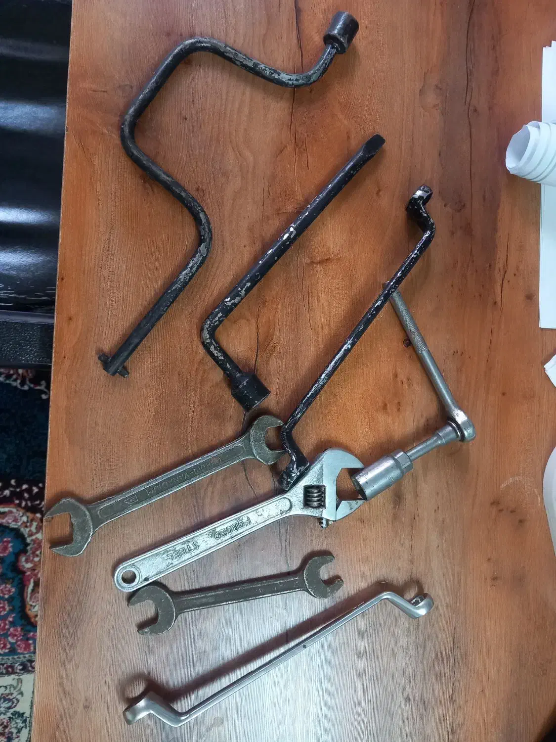 جاروبرقی و تعدادی اچار|جاروبرقی، جارو شارژی، بخارشو|مشهد, شهید قربانی|دیوار