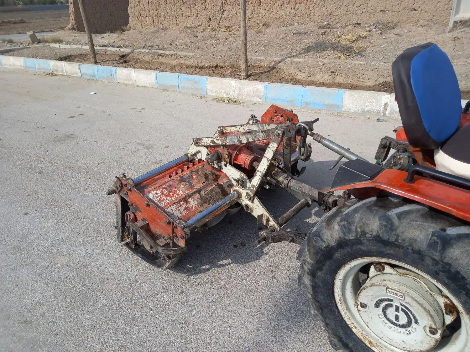 تراکتور گلدونی ۲۳۸ جیرفت مدل۸۵|خودرو سنگین|مبارکه, |دیوار