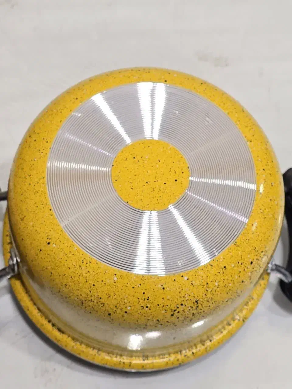 قابلمه دانشجویی گرانیتی زنبوری نچسب ضد خط وخش|ظروف پختوپز|قم, علی آباد سعدگان|دیوار