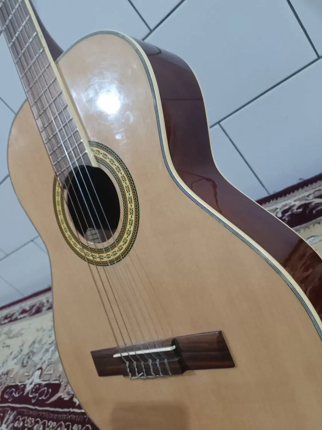 فروش گیتار|گیتار، بیس، امپلیفایر|بروجن, |دیوار