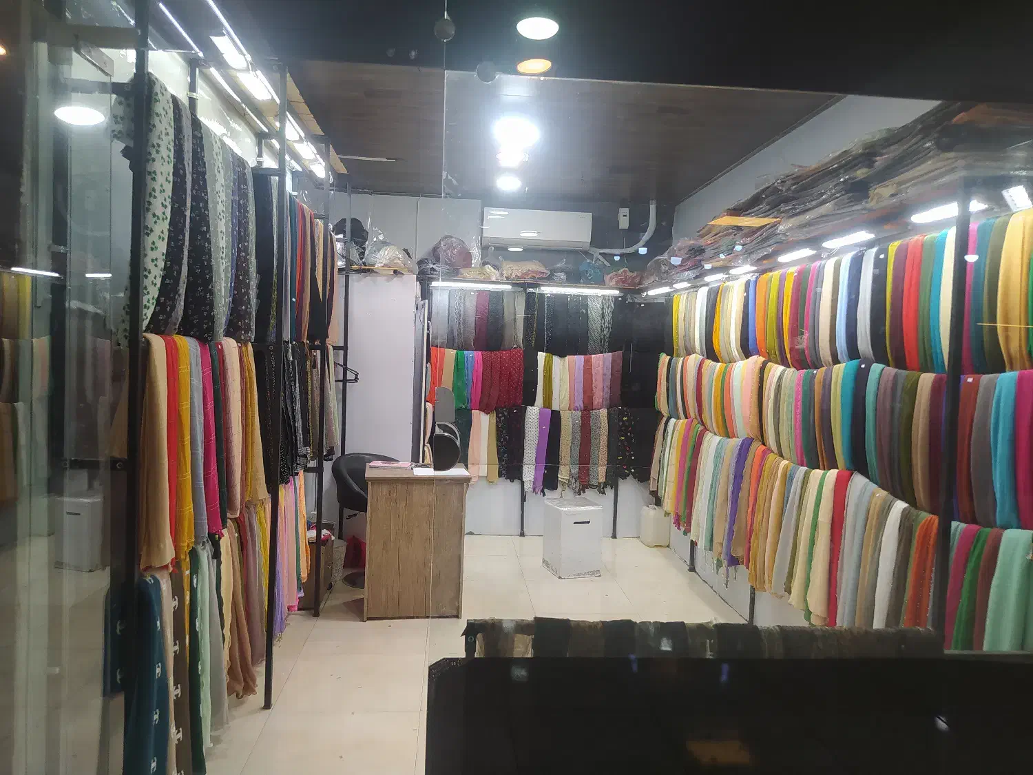 فروش مغازه شال در پاساژ دی تو دی(آموس)|لباس|دهدشت, |دیوار