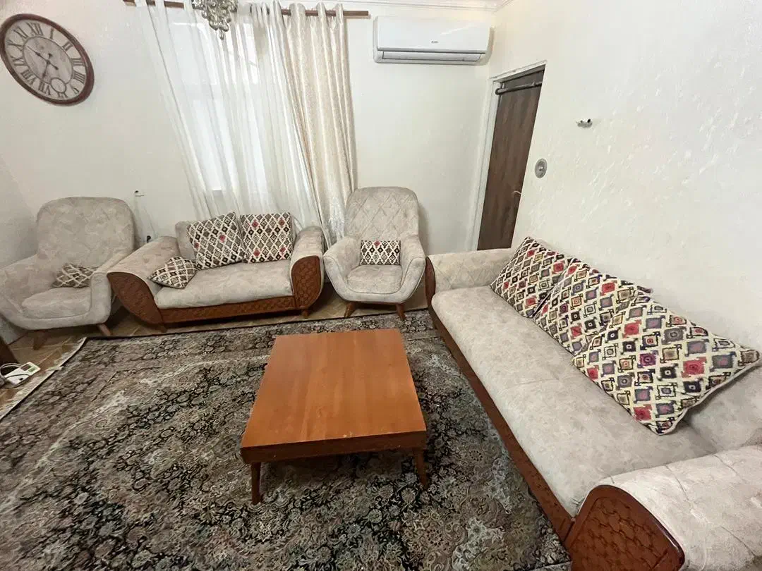 فروش مبل ۷ نفره دسته چستر|مبلمان خانگی و میز عسلی|رشت, باهنر|دیوار