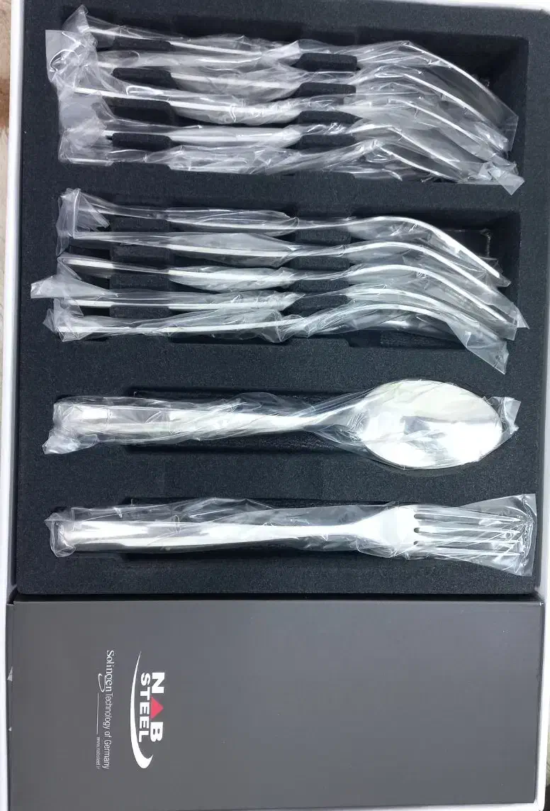 یک دست قاشق چنگال ۱۲ نفره|ظروف سرو و پذیرایی|اصفهان, شیخ اشراق|دیوار