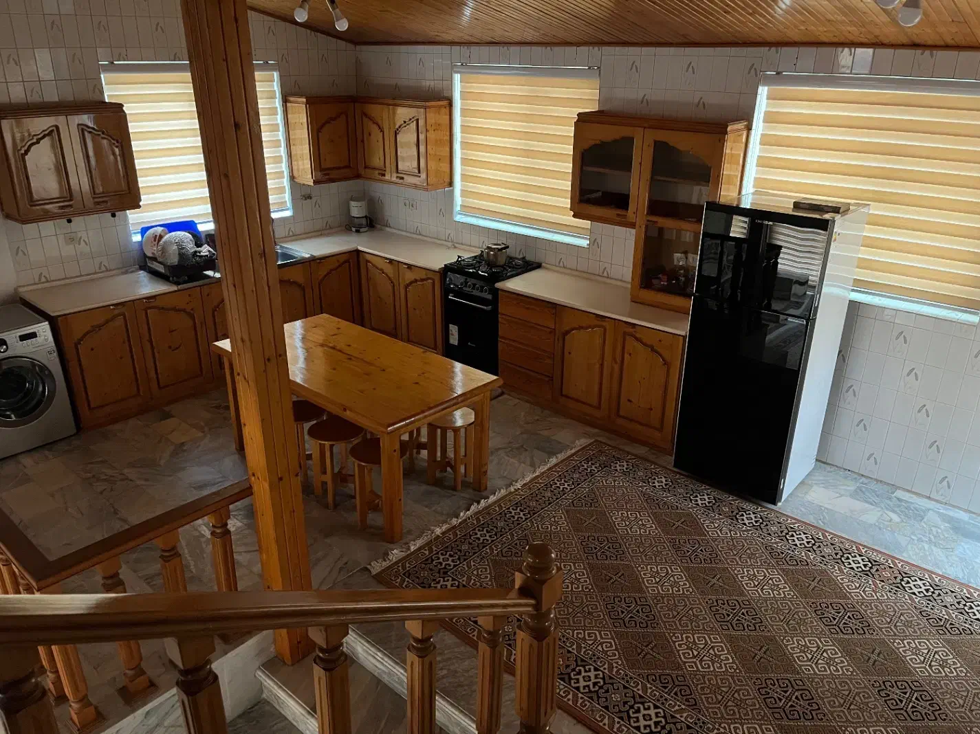 نظافت|خدمات نظافت|رویان, |دیوار