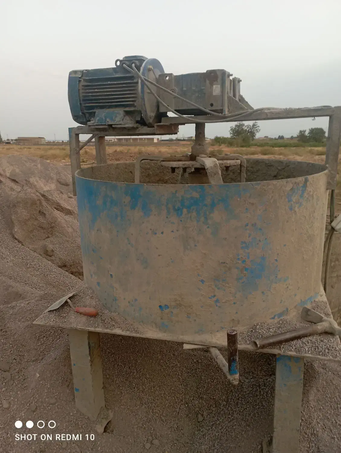 دستگاه بلوک زنی و میکسر|فعالیت داوطلبانه|زرندیه, |دیوار