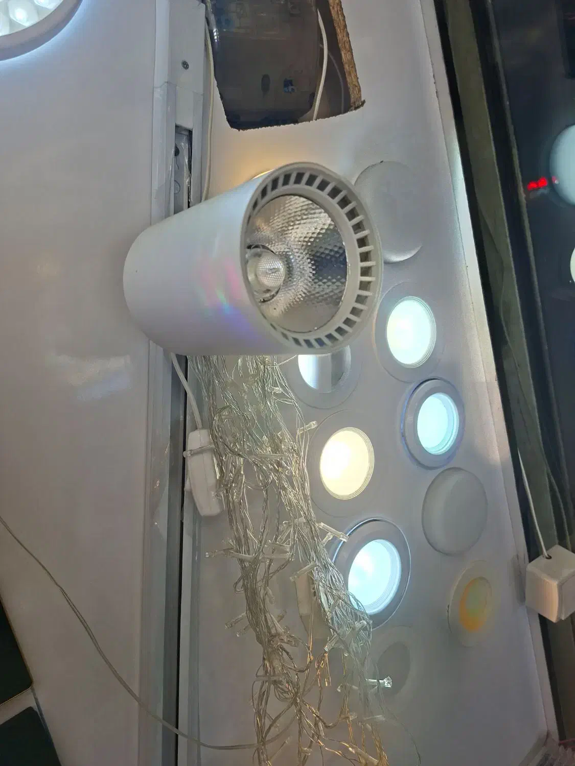 براکت لامپ و چراغ ریلی و پرژکتور...|لامپ و چراغ|مشهد, هنرور|دیوار