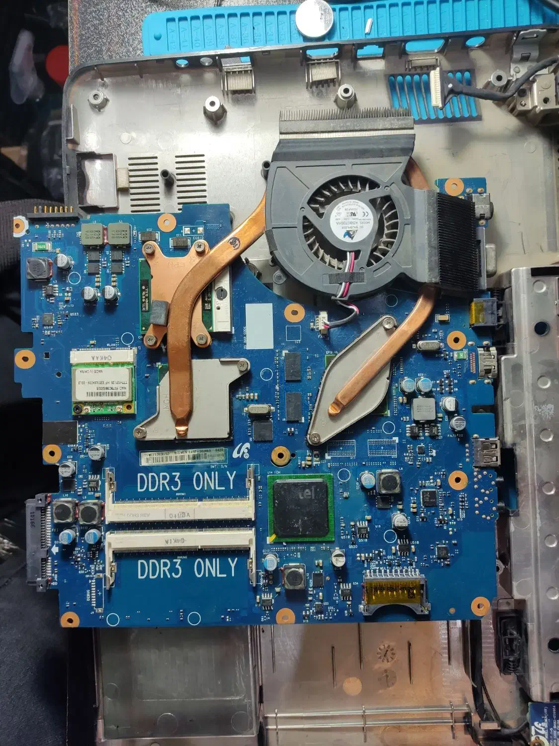 تعمیرات تخصصی لپ‌تاپ، کامپیوتر و مودم|خدمات رایانه‌ای و موبایل|لاهیجان, خمیر کلایه|دیوار