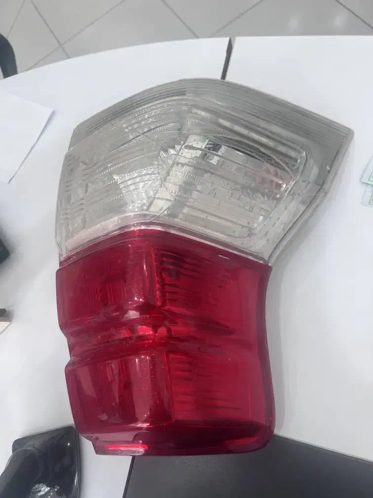 چراغ خطر پرادو فابریک.نیازمند تعمیر|قطعات یدکی و لوازم جانبی|بندر امام خمینی, |دیوار